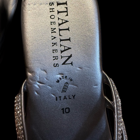 Italian Shoemakers Metallic Silver Strappy Sandals - Picture 4 of 6